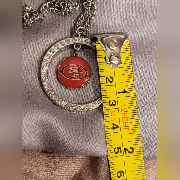 SanFransico 49er's Logo Shiny Dangle Necklace - NFL Licensed Jewelry - Picture 4 of 5